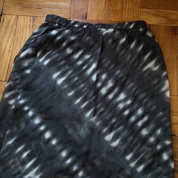 Express black and white hi-low skirt size: XS - Picture 5 of 8